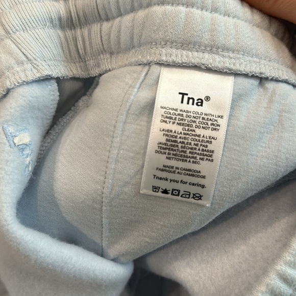 ARITZIA TNA COZY FLEECE BOYFRIEND 5" SWEATSHORT - Picture 11 of 14